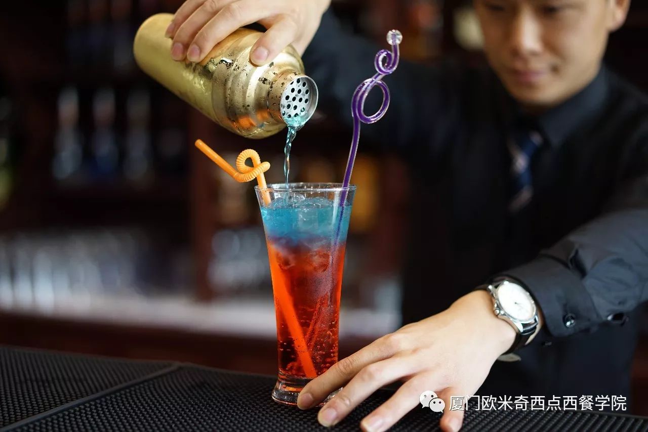 厦门调酒培训学校:调制鸡尾酒daiquiri教程(附调酒开班时间)