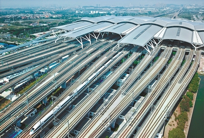 广州南站高铁停车量居全国之首 客流量居亚洲之首