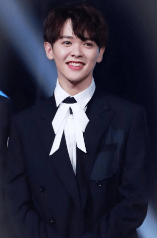 尤长靖在公司还是很受重视的,除了日常跟团的通告行程外,公司方面还给