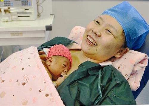 顺产后,产妇要在产房多待2个小时?黄金2小时对产妇很重要!