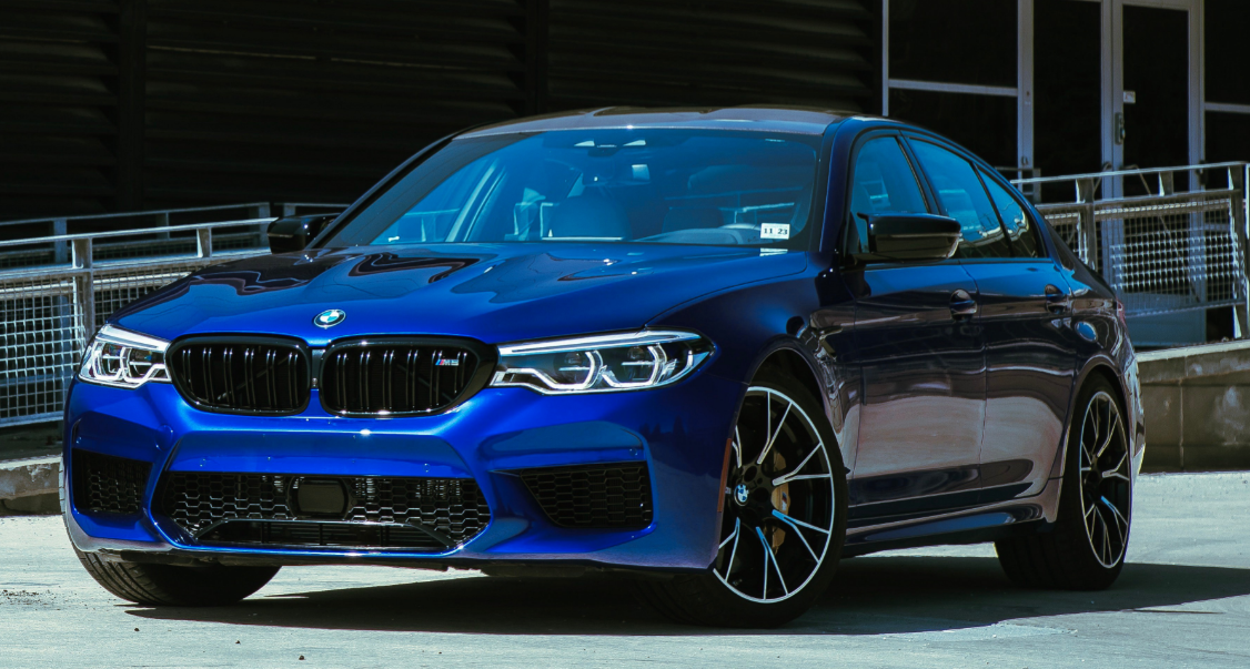 全新宝马m5竞速版