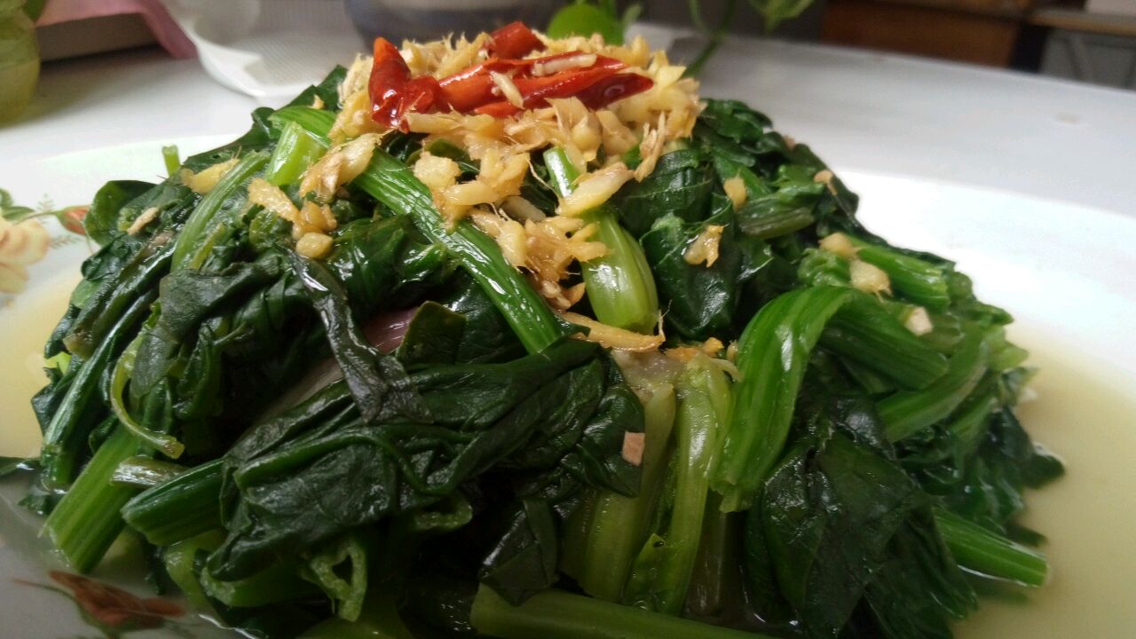 菠菜上市,阿星一分钟做好吃的姜汁菠菜