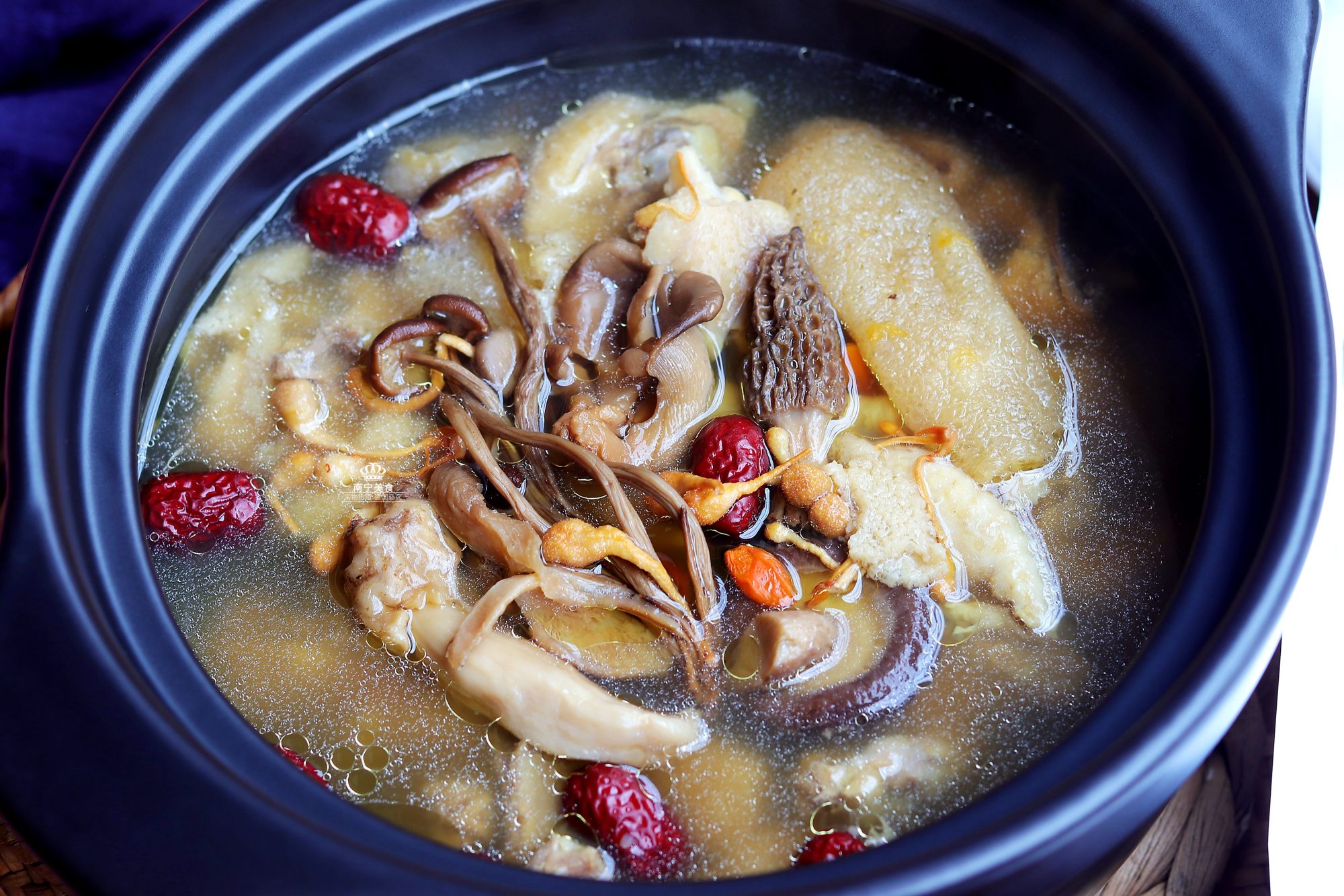 煲鸡汤时,加入这10种山菌一起煲,汤水鲜甜又滋补,快做给家人喝