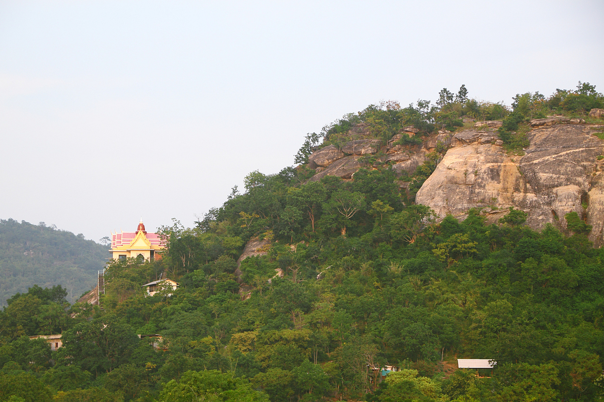 2011年2月28日,在南京将军山,两名徒步的大学生在野外发现了一具尸体
