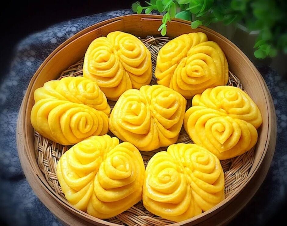 有滋有味又健康的南瓜花卷馒头,过程很简单,一学就会