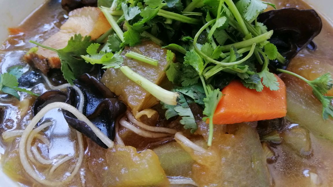 下饭菜冬瓜五花肉炖粉条好吃秘密,再来一碗米饭