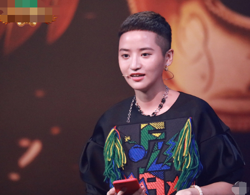 她是香飘飘老总女儿,参加明星真人秀,就连刘涛都全程细心照料