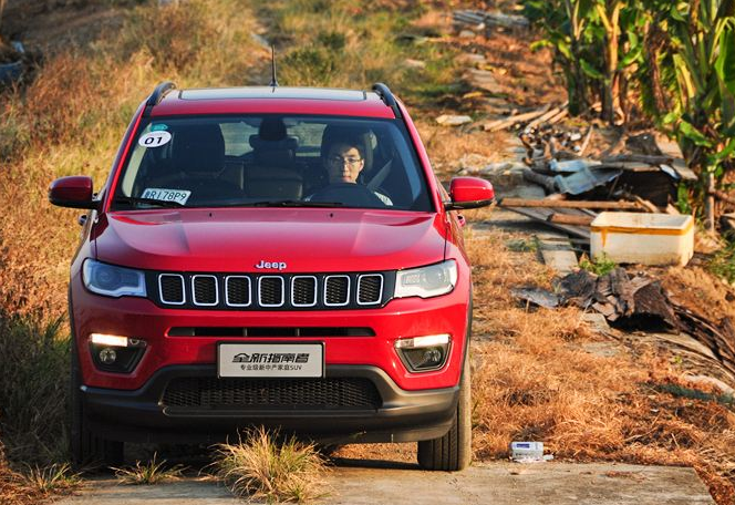 国产车jeep4x4黑科技曝光,不再是行走的"油箱"