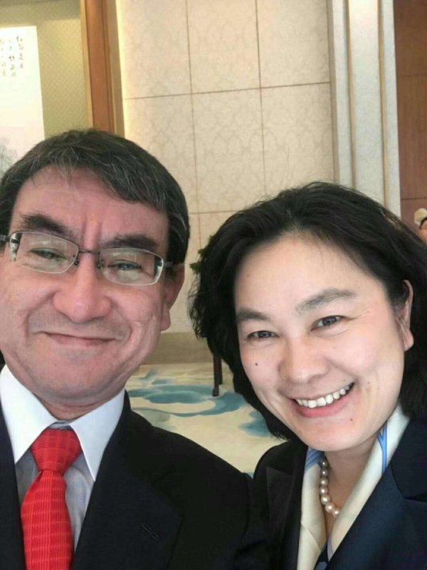 【喷嚏图卦20180201】冲儿,你以后对人,不可心地太好了