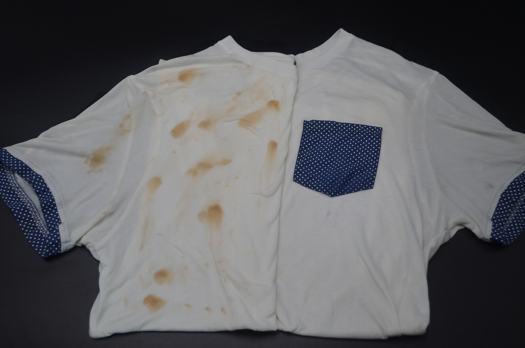 不管衣服染上什么颜色,学会这个小技巧,染色都能轻松洗掉,实用