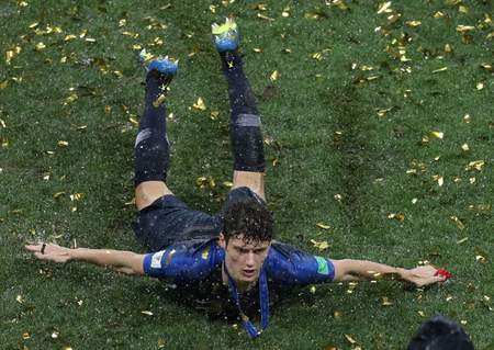 福将在此,帕瓦尔代表各年龄段法国队出场从未输球