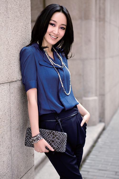 昔日的央视主持人,两次上位成功逼走原配,被称为上位第一人