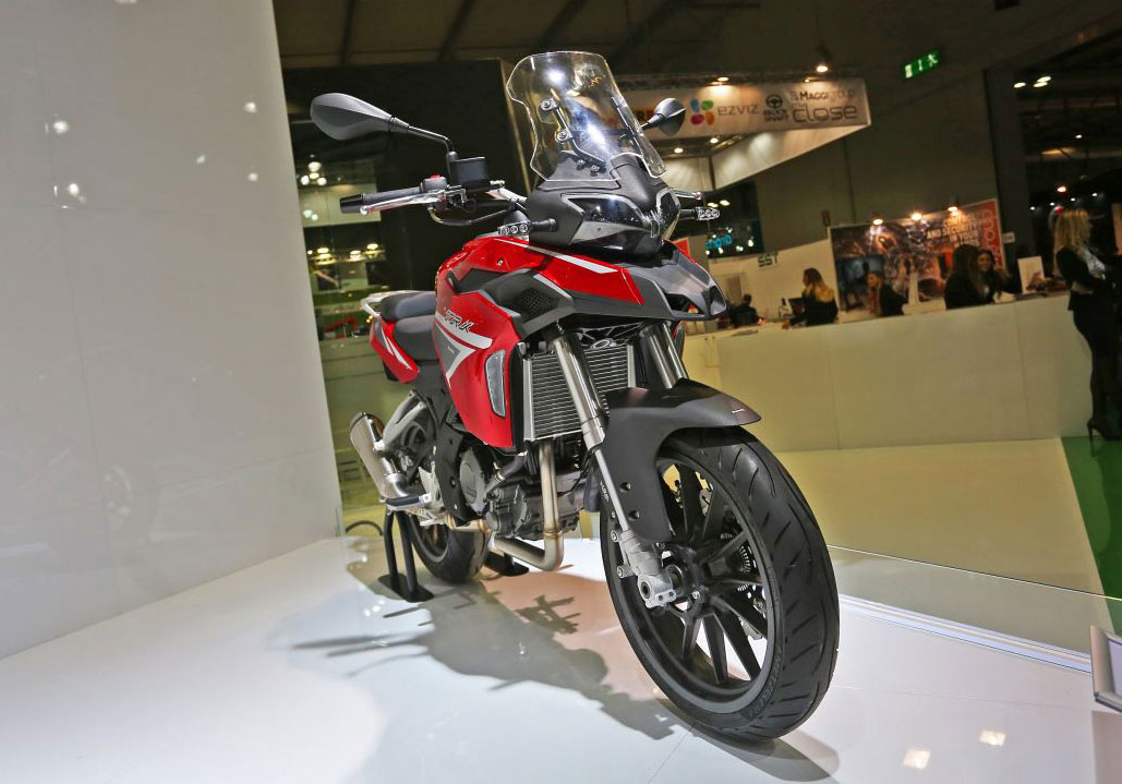 豪爵铃木dl250最强悍的对手,售19800元,配置同级无敌