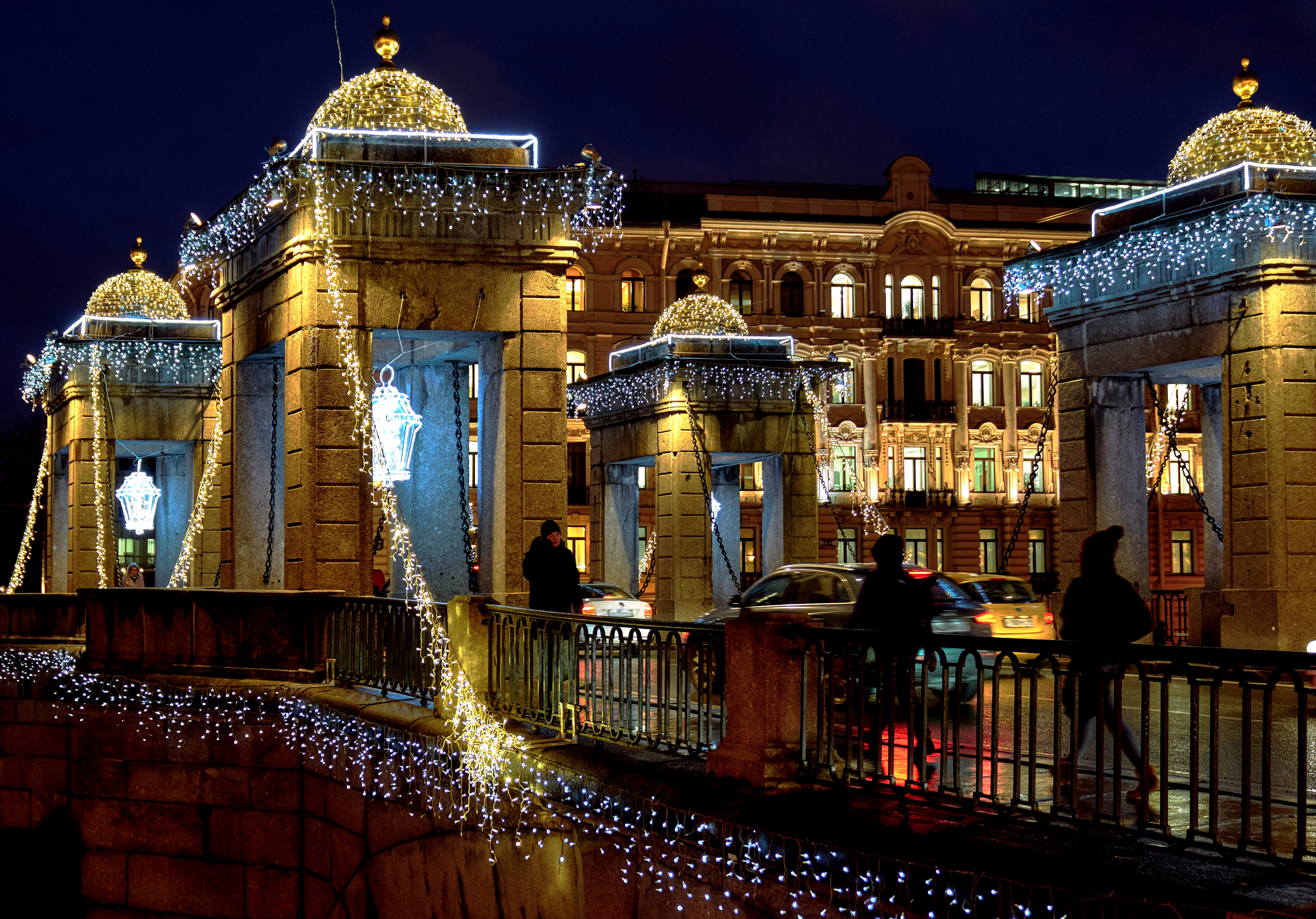 圣彼得堡市的绚丽夜景