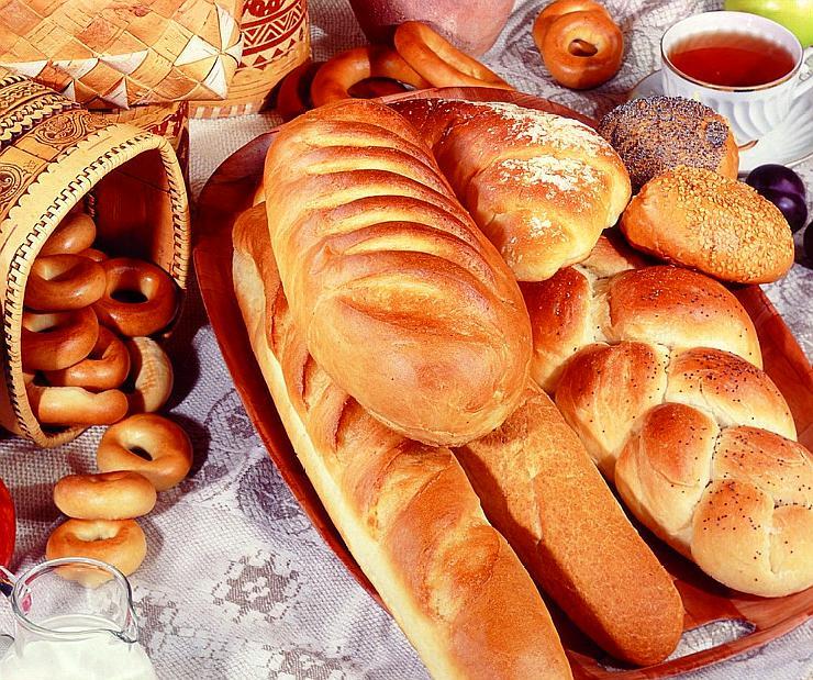 面包圈,长条面包,椭圆面包,形状不一样吃起来也会有不同的口感.