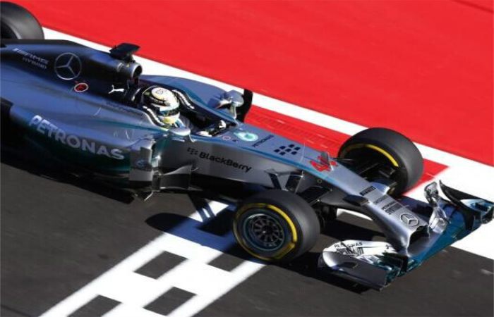 f1赛车的发动机可谓是赛车中最强的存在甚至可以达到每小时300km,f1的