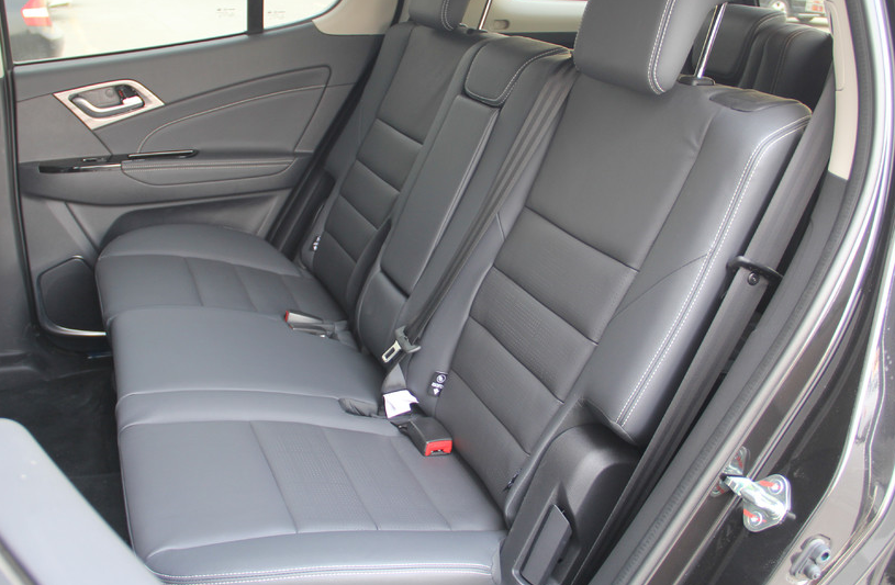 牧游侠 不但外观好看,内饰也非常奢华,很吸引眼球