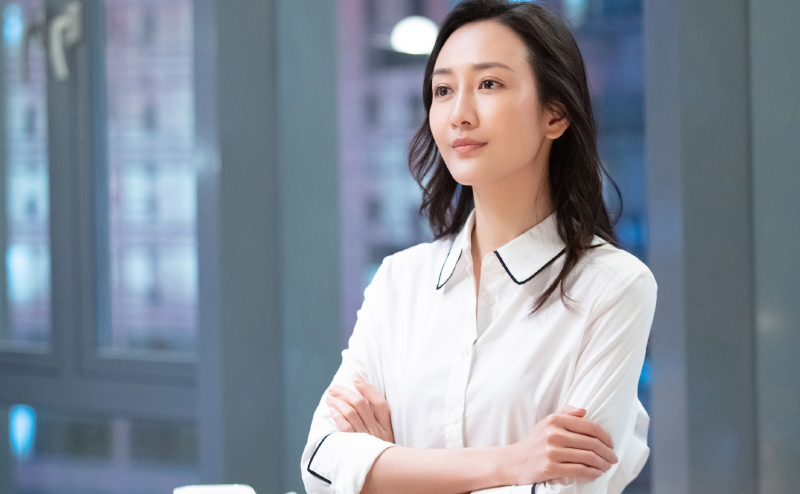 《精英律师》蓝红被全网骂拜金女,罗槟否认,她嫁豪门或另有原因