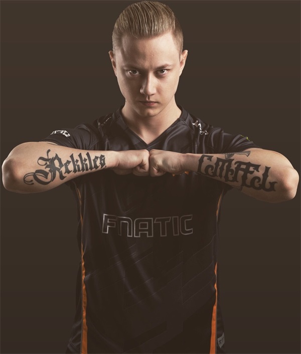 rekkles疑似曝光定妆照,网友:只有那个男人才可以和他媲美!