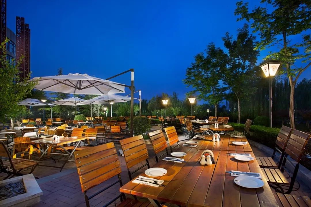 闹中取静,在绿氧中自由呼吸的园林式酒店