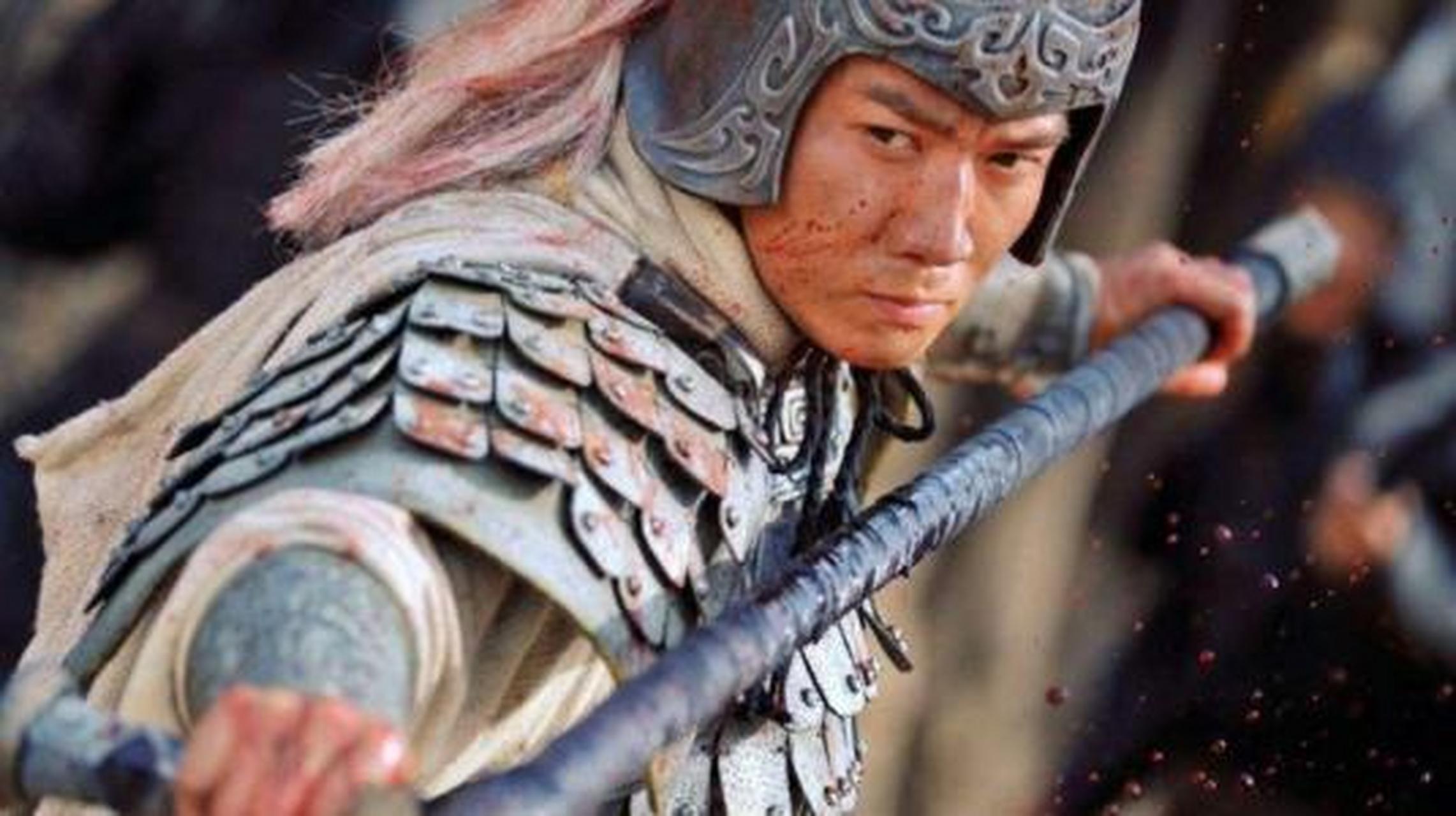 汉末军阀混战,赵云受本郡推举,率领义从加入白马将军公孙瓒.