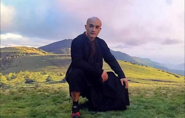 武僧一龙ko江通猜震慑播求,粉丝:确实令我佩服