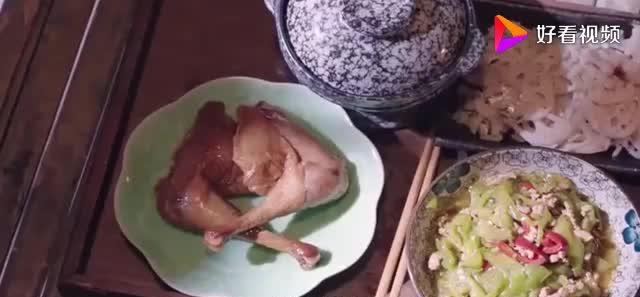 为什么古代死刑犯最后一餐,饭里都要放一块生肉?看完才明白了