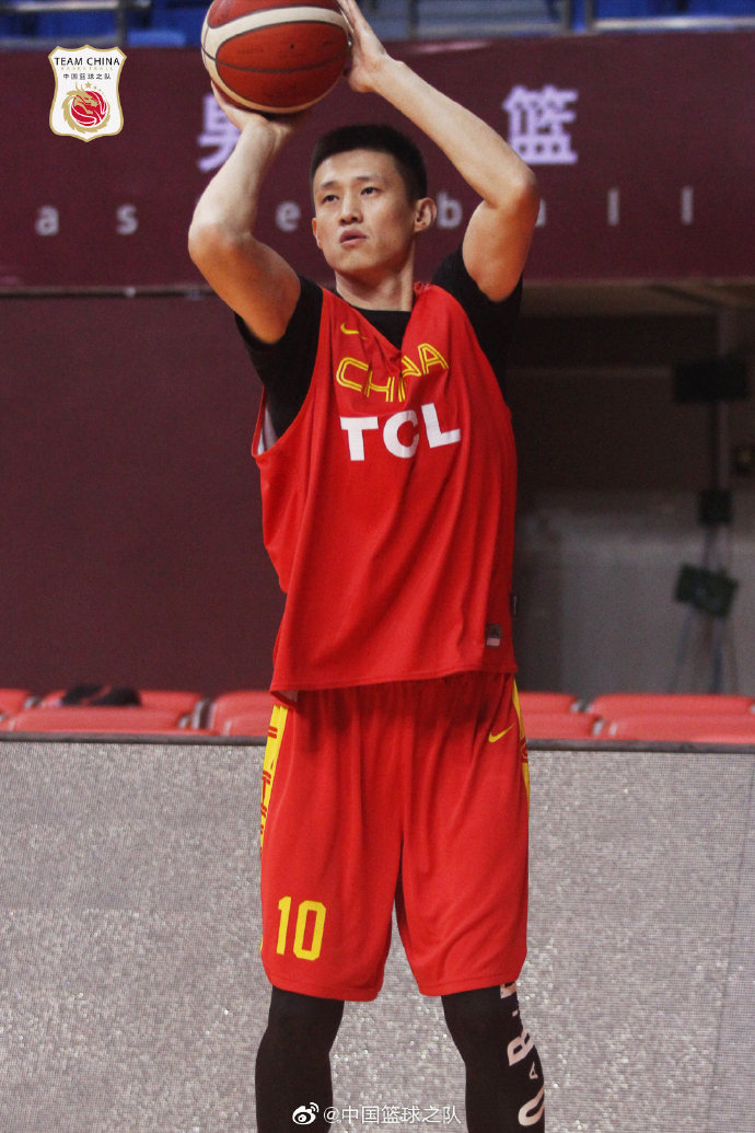 遗憾!中国男篮队长周鹏骨裂,无缘男篮世界杯