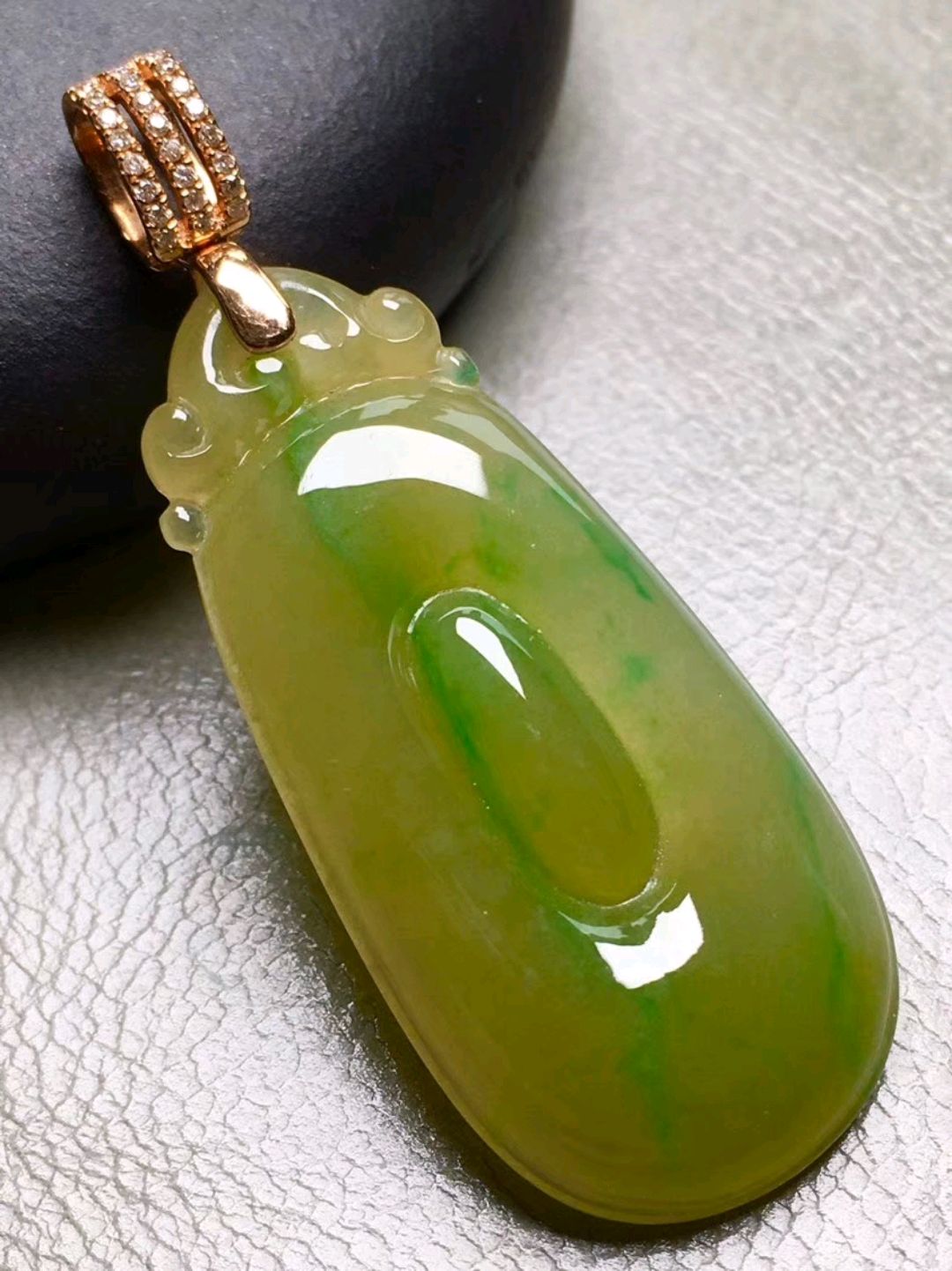 黄加绿翡翠是不是只有到糯种?