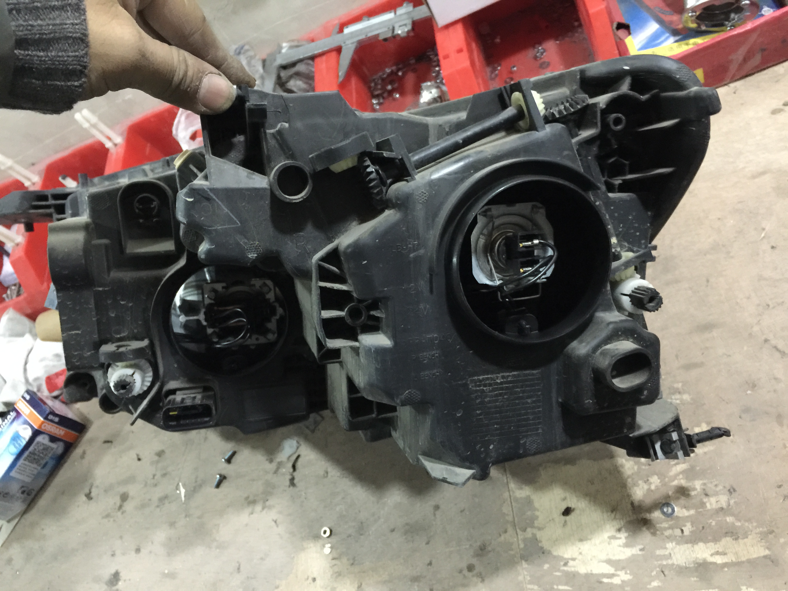 贵阳ds6升级氙气灯,改灯是提高安全系数