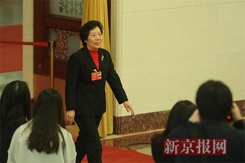 2018全国两会丨审计署审计长胡泽君:继续推进审计全覆盖 促进廉洁政府