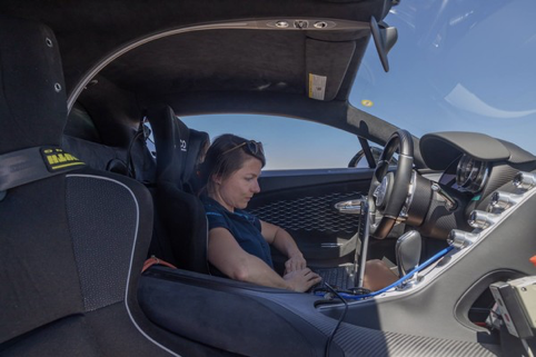 气温40度,时速250公里,布加迪divo超跑熬得住高温测试吗?