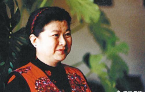 《刘老根》中饰演"大辣椒"的李静,今已68岁,还坚持在舞台演出