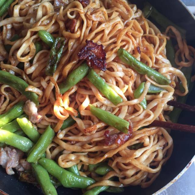 家常焖面,1分钟学会,做一锅全家吃欢,无肉更香!