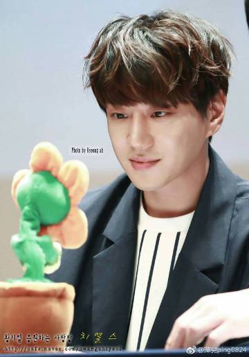 人气歌手黄致列微博晒图:我怎么能不爱你们呢