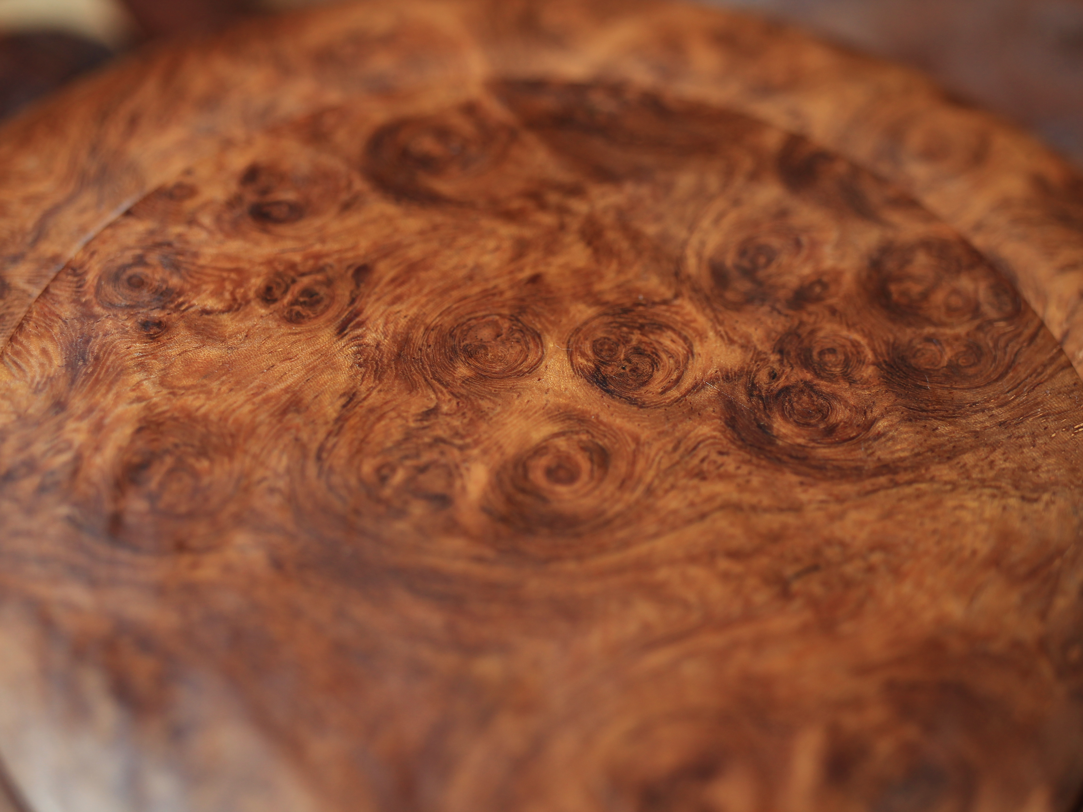 如何区分海南黄花梨真假瘤疤?高仿海南黄花梨材质讲解