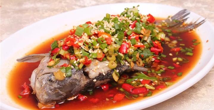 春天吃鱼正当时,酸辣开胃,农家菜捞汁鲫鱼