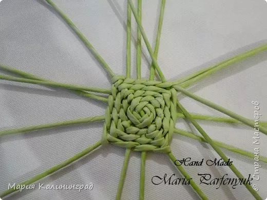 diy手工制作:废物利用旧报纸编花篮,收纳筐