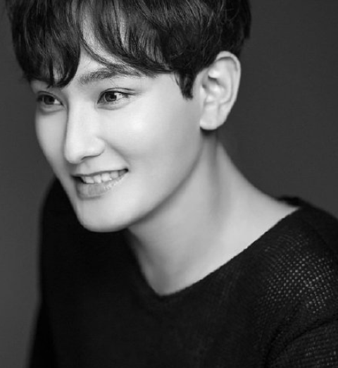 安七炫从音乐剧《hedwig》下车 是否会现身h.o.t完整体演唱会?