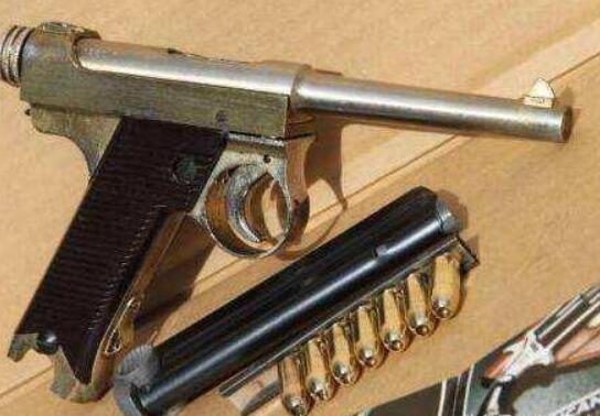 m1935手枪精度良好,容弹量较大,这把枪对于当时来说是一个创造性的