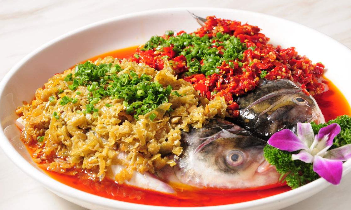 剁椒鱼头,来自湖南的传统风味名菜,让你回味无穷