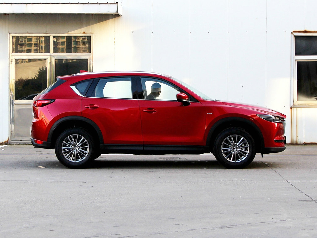 月薪3000也能养得起,不足17万,油耗6.8l,合资货