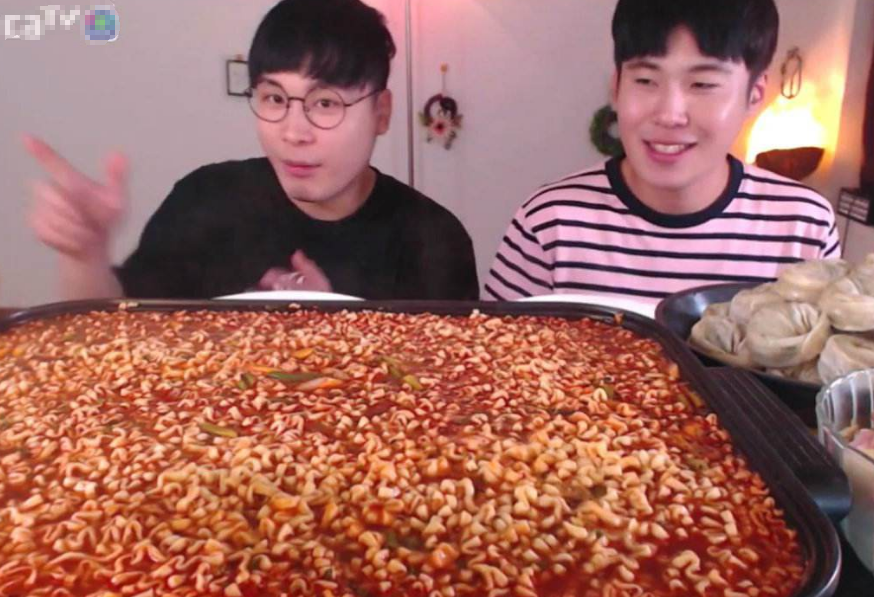 网红吃播都是大胃王吗?看看这3点"猫腻",网友:我上我也行