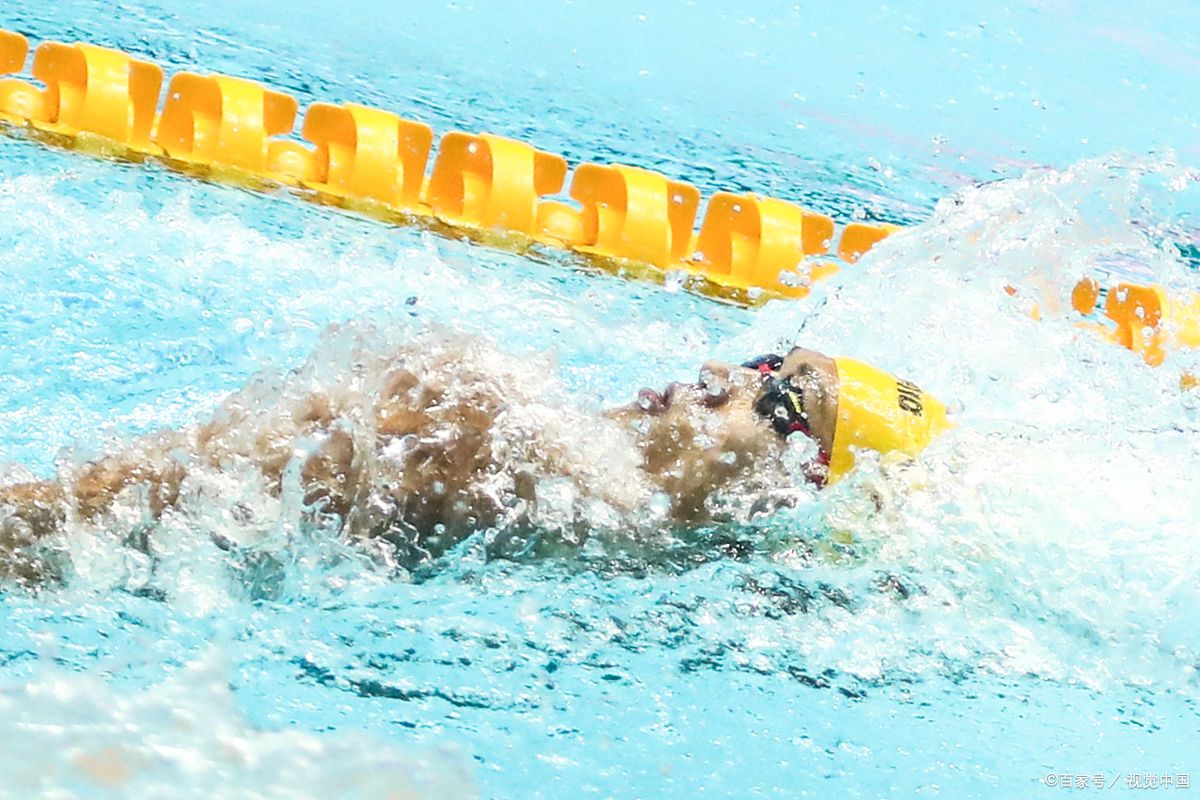 福冈游泳世锦赛,中国选手徐嘉余在男子50米仰泳决赛中创造了历史