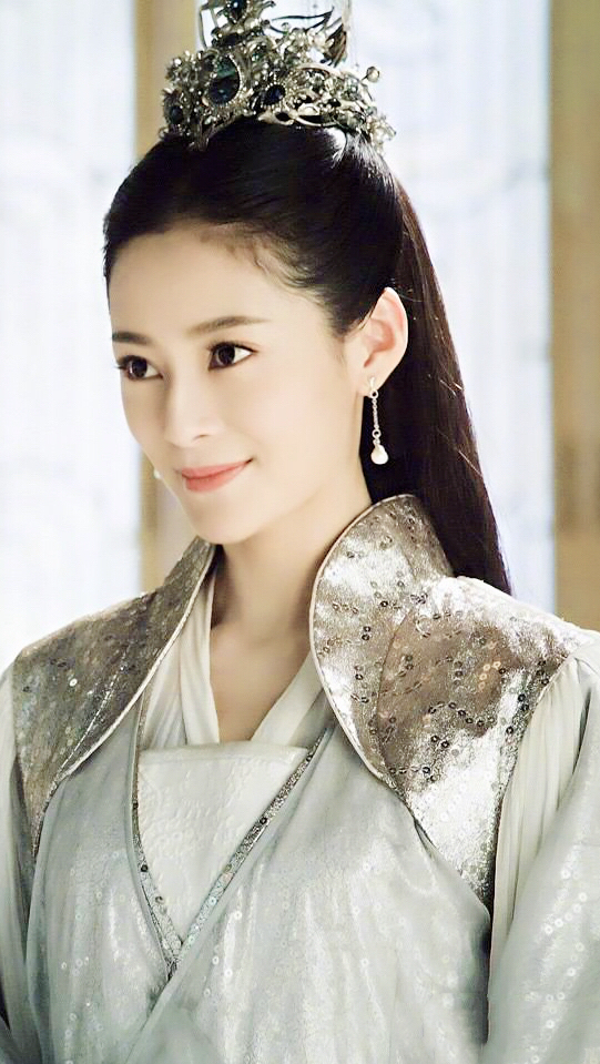 纯妃王媛可在《香蜜》中的造型好美,一眼就被惊艳了!