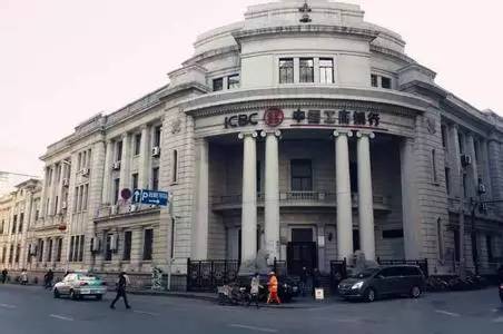 东北官银号旧址现在看起来是一座非常气派的西洋式建筑