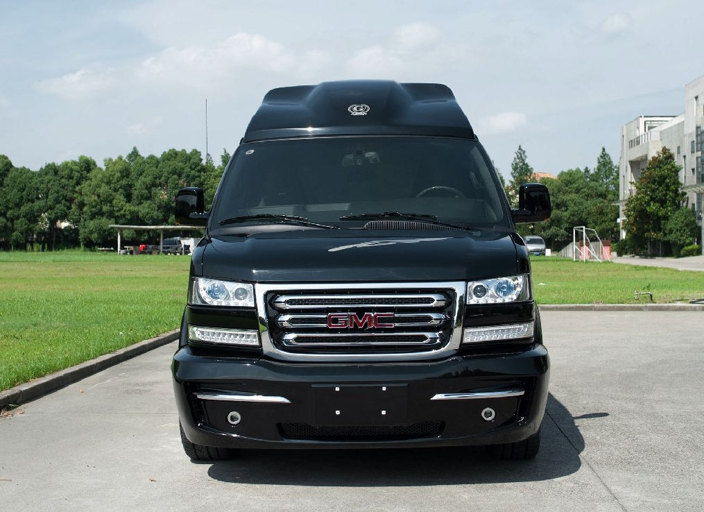 gmc savana商务房车,霸气外观设计,顶级公爵级商务车