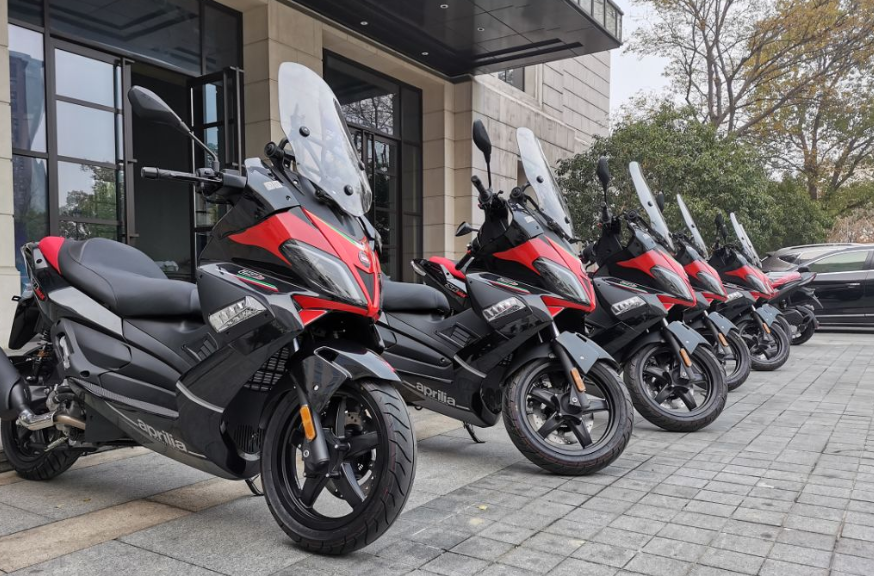 3万,亲民版阿普利亚srmax250性能如何?动力强劲,配置高