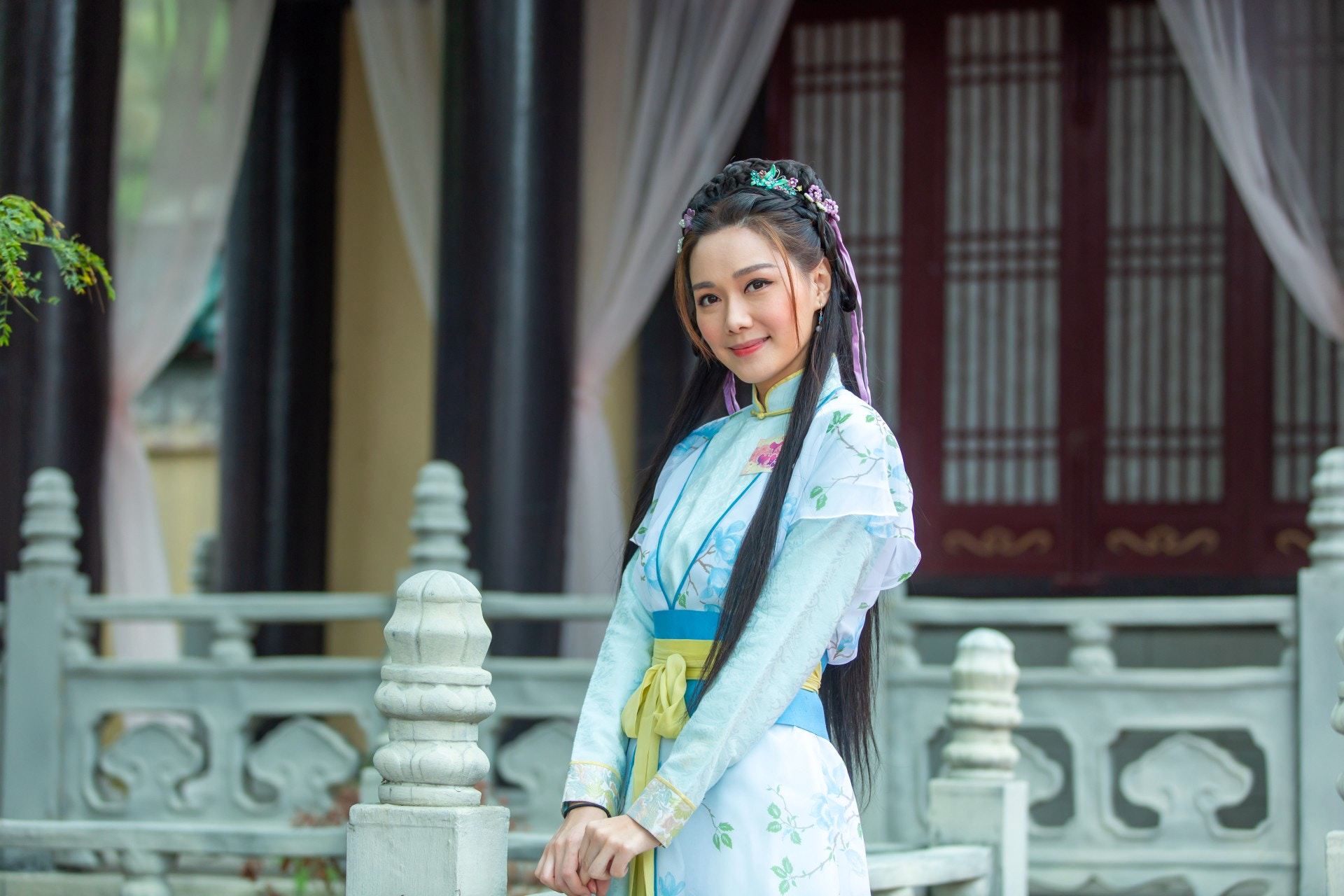 tvb新剧《丫鬟大联盟》汤洛雯首当女一,靓丽古装造型组照分享!