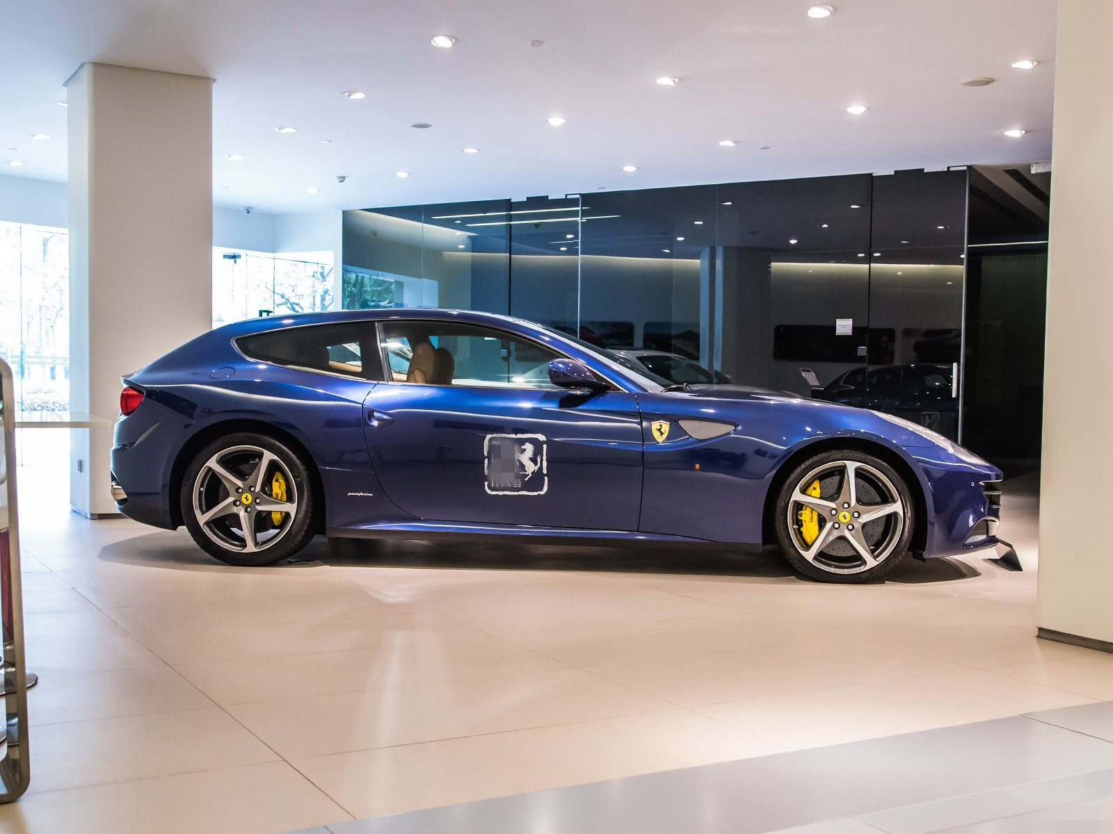 对法拉利ff外观的品鉴